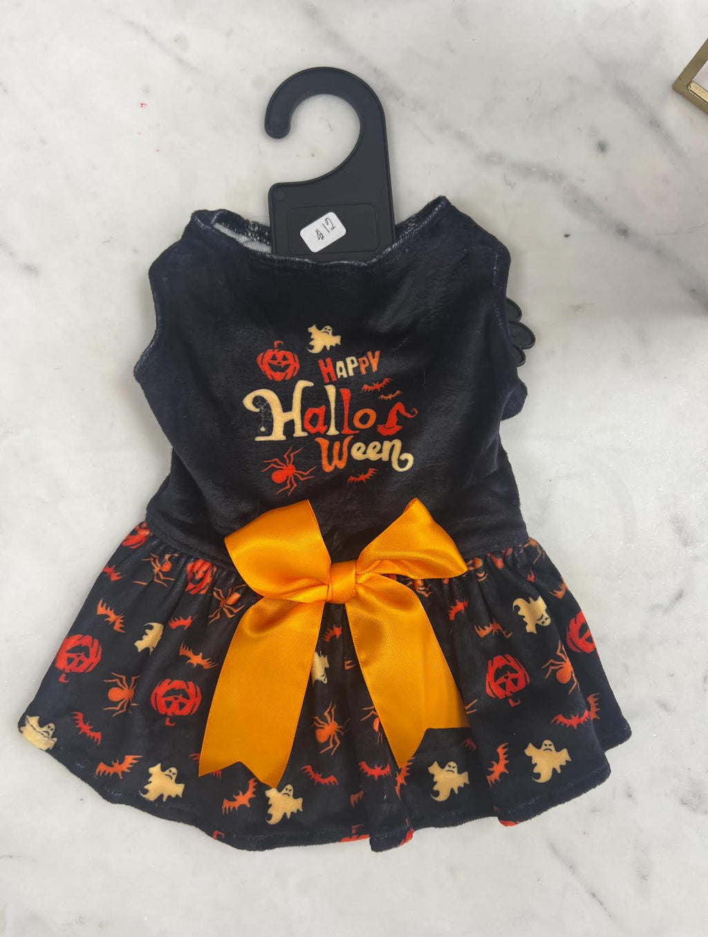 Halloween goes out – ends Sunday/ Oferta Termina el Domingo