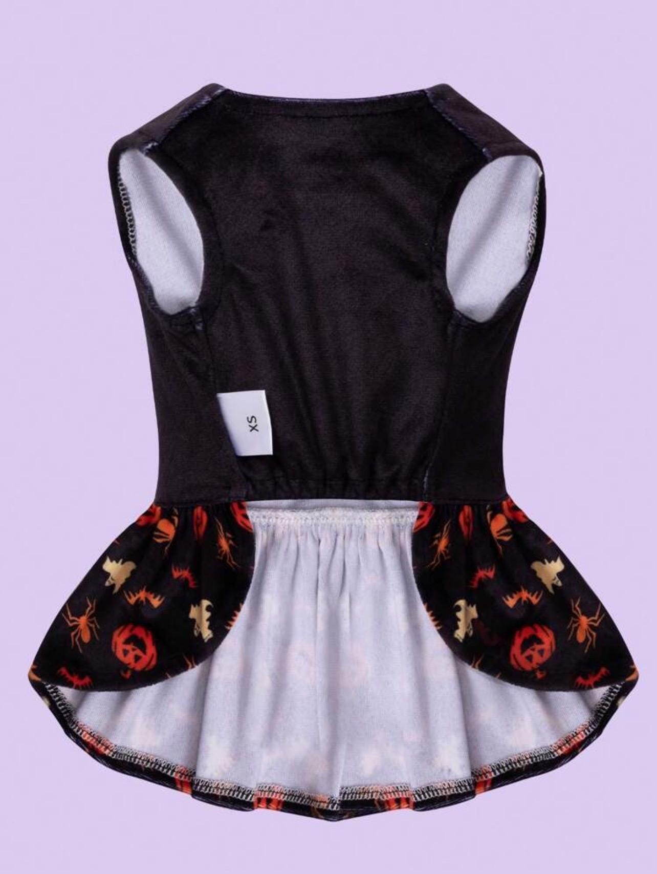 Halloween goes out – ends Sunday/ Oferta Termina el Domingo