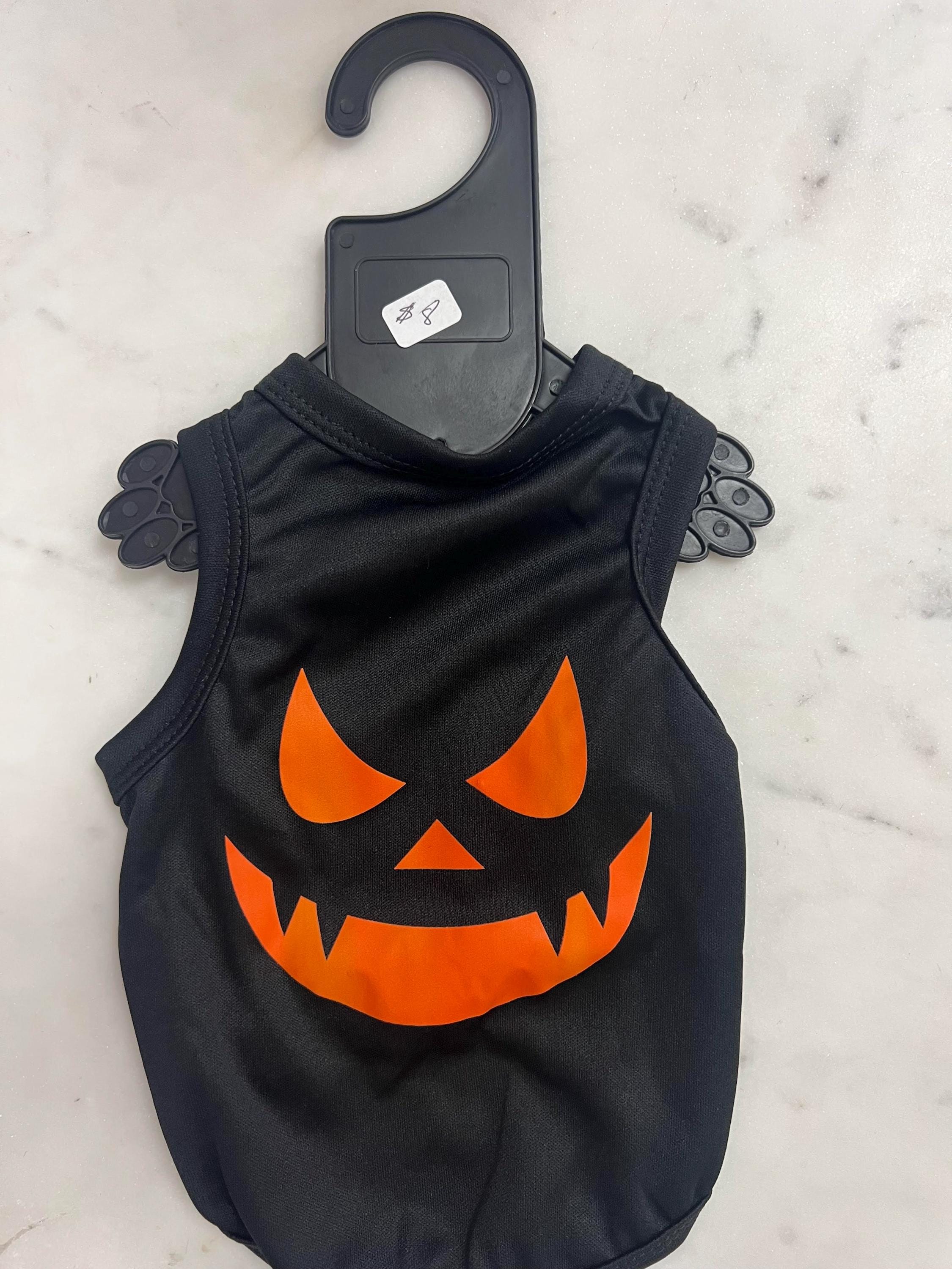 Halloween goes out – ends Sunday / Pferta Termina el Domingo