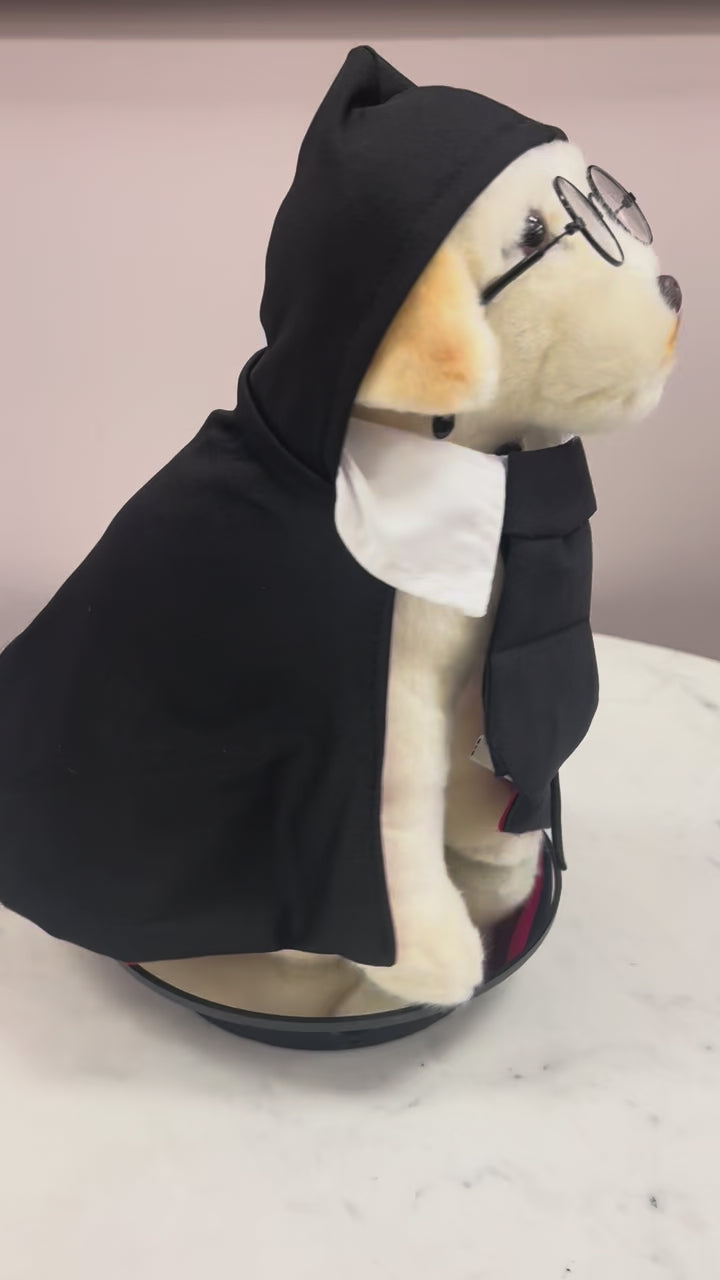 Halloween goes out – ends Sunday/Pferta Termina el Domingo